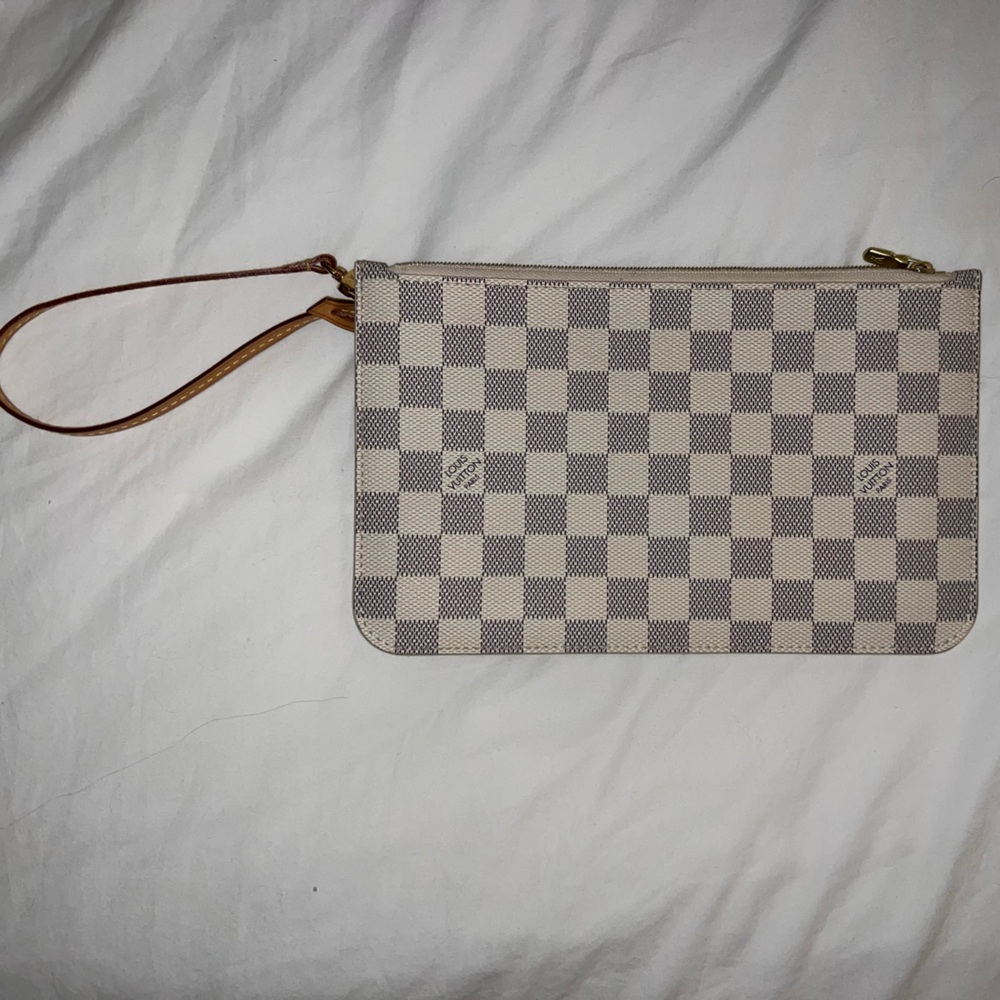 Louis Vuitton Neverfull Pochette
